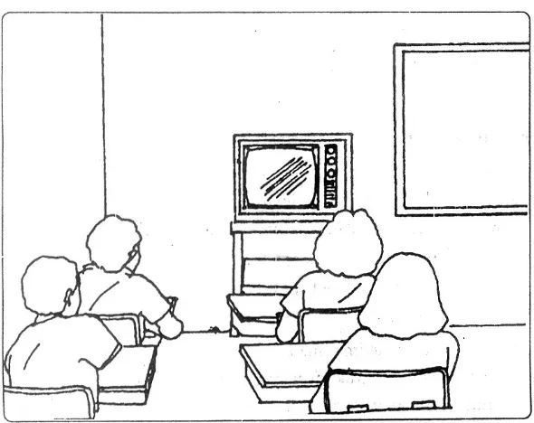 Gambar 2.13. Sekelompok siswa sedang belarjar dari TV (Siswa sebagai fore ground)