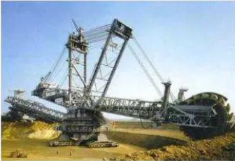 Figure 1: Tipical view of a mining excavator