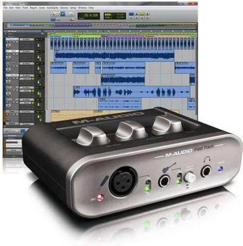 Gambar 2. Contoh audio interface dan tampilan recording software (Sumber : Bartlett, 2009:306) 