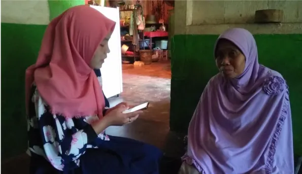 Foto 1 : Wawancara dengan Ibu Juriah pada tanggal 04 Mei 2019 pukul 08.30  WIB 