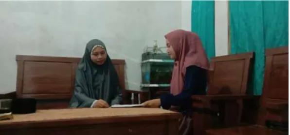 Gambar 4. Foto wawancara dengan Ustadzah Alfiana, S.Pd Pengurus PPRJ   Sidokerto Lampung Tengah 