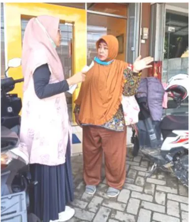 Foto 4. Wawancara dengan Nasabah Pembiayaan Sertifikasi   PT. BPRS Kotabumi KC Bandar Lampung 