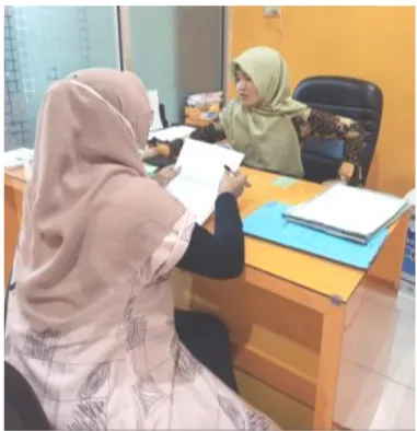 Foto 3. Wawancara dengan Karyawan PT. BPRS Kotabumi   KC Bandar Lampung 