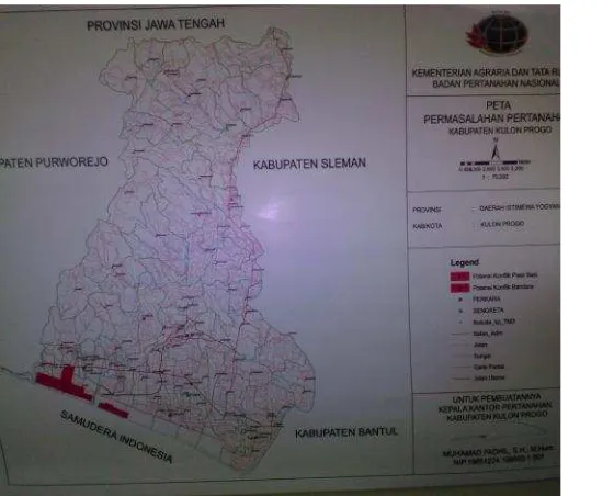 Gambar 1.3 Peta Kulon Progo, dan lokasi pembangunan bandarabaru di Kecamatan Temon (sumber: di Kantor BPN Kulon Progodiambil lewat foto pribadi).