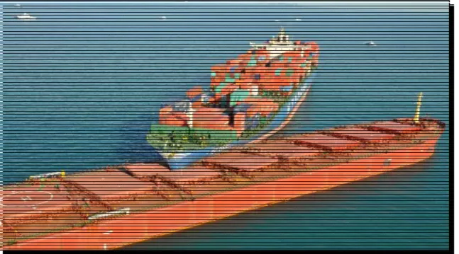 그림  7.  충돌사고  직후의  Pacific  Carrier호와  Hyundai  Confidence호.