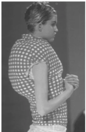 Fig. 4. ’ 97 S/S,  Comme des Garcons(Moda, 509).