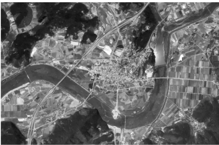 Fig. 2. Urban Structure, Original (left), Late Chosun (right) 