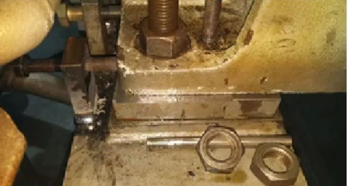 Fig.  14  Double  slope  detail  on  aft  stern  tube  bearing 이중  경사도  적용으로  얻는  이점은  일반적으로  다음과  같은 데, 최근 몇 년간 발생 된 여러 건의 베어링 발열 사고 이후 선 미관 전부 베어링이 없는 축계에는 이러한 이중 경사도 적용을  권고하는  경우가  많아졌다