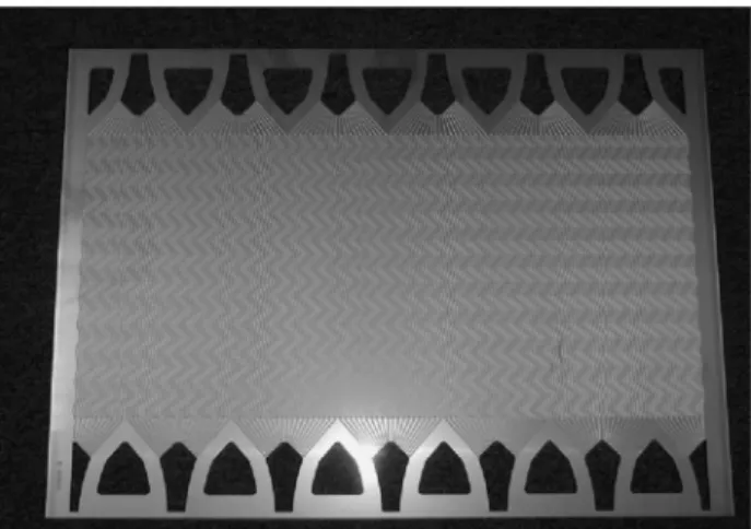Fig.  1  Example  of  full  size  platelet  plate (10) 채널로 분배되기 때문에 유동 불균일성과 큰 압력강하를 유 발할 수 있다