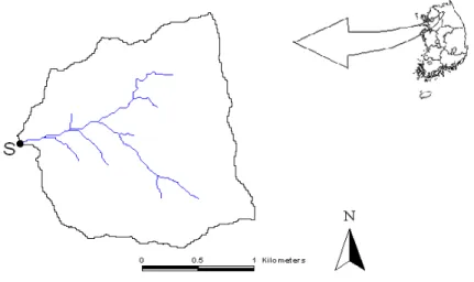 Fig 1. Location of the Weolgokri watershed 유량 및 수질분석 2.2 월곡리 소하천의 유량 산정을 위하여 압력식 수위계를 설치하여 2004 년 04 월부터 2005 년 3 월 까지 수위를 측정하였다 수위는 강우시에는 