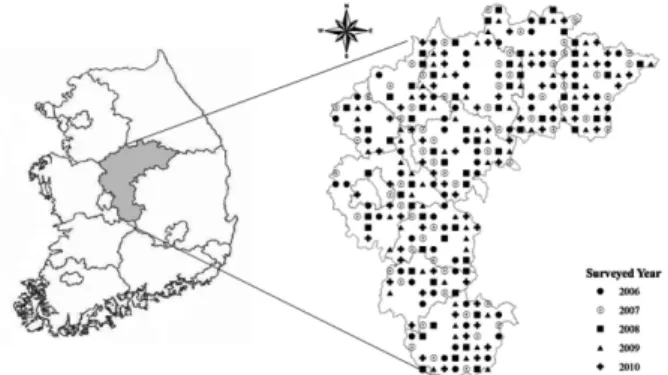 Figure 1. Location of the study area and distribution of samples by year.