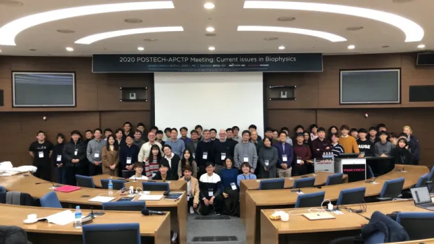 Fig.  1.  “2020  POSTECH-APCTP  meeting:  Current  issues  in  Biophysics”  held  at  POSTECH  on  Jan