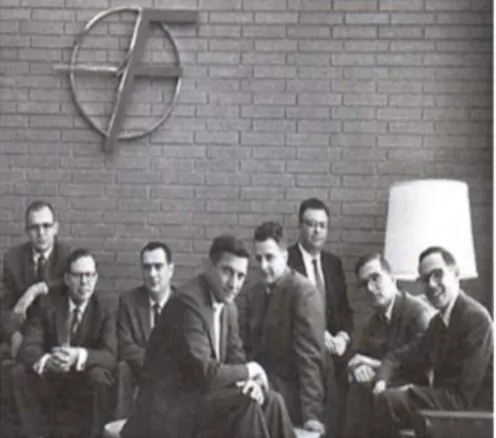 그림 5. The Traitorous Eight at Fairchild Semiconductor in  1959.  좌로부터:  Gordon  Moore,  Sheldon  Roberts, Eugene  Kleiner,  Robert  Noyce,  Victor  Grinich,  Julius Blank, Jean Hoerni, Jay Last.