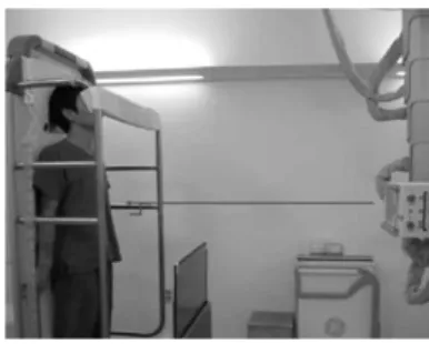 그림  1.  Standing  Whole  Spine  AP에서  환자의  자세 Fig.  1. Patient  positioning  for  the  Standing  Whole  Spine 