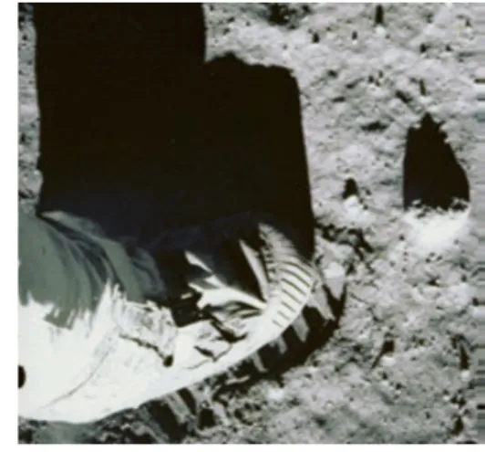 Fig. 3. Fine  dust  particles  on  the  lunar  surface.