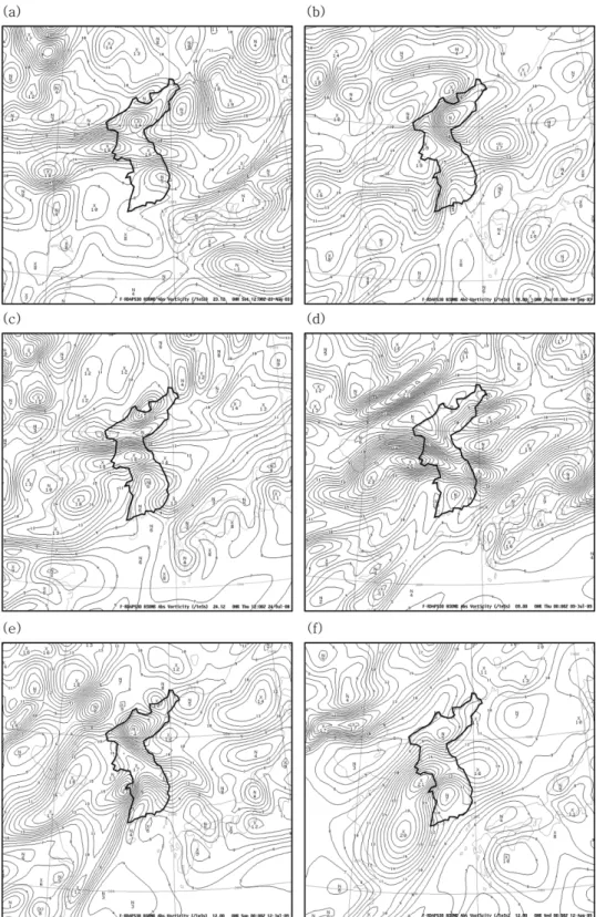 Fig. 5. Distribution of Absolute Vorticity (× 10 −5 s −1 ) at 850 hPa from the 00 hr forecast of RDAPS30 at (a) 1200 UTC 23 Aug.