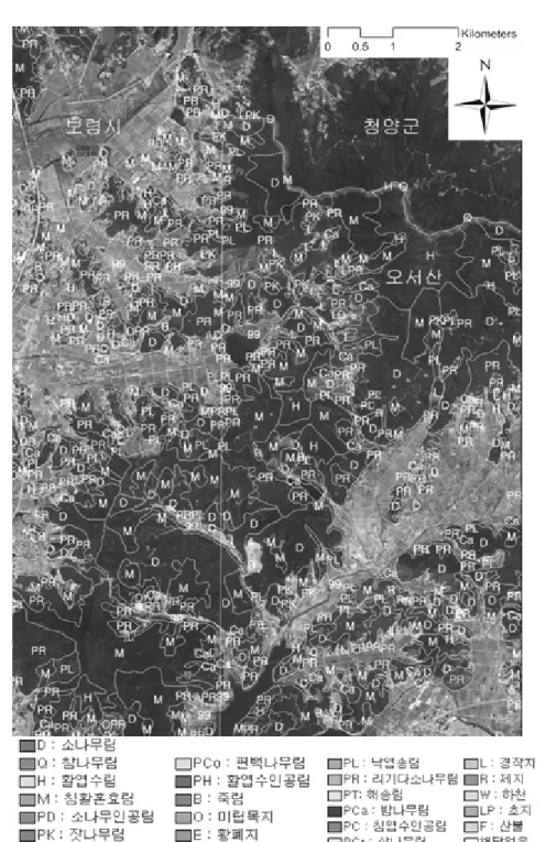 Figure  3.  Actual  vegetation  of  Mt.  Ohseo  in  Boryoung.  2. Cluster 분석에 의한 식생유형 오서산의 식생조사자료 36개소의 135종을 토 대로,  PC-Ord(ver  4.0)  프로그램에 의해 관찰대 상인 개체들을 유사성에 근거하여 보다 유사한 동류집단으로  분류하는  다변량분석  기법으로 분석하였다