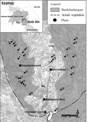Figure  1.  Location  map  of  survey  area  and  investigated  plots 2. 조사분석 방법 1)  기후특성 연구대상지의 기후특성은 강원도 평창군 대관령면 경강 로  5372(위도:  37°40',  경도:  128°43', 해발:  772.4m)에  위치 한  자동기상관측장비(AWS)의  최근  30년간(1981∼2010 년)  기후자료를 활용하여 월평균기온,  월평균습도,  월평균 강수량,  온량지수