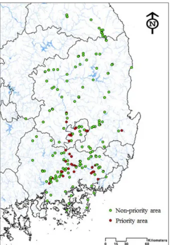 Fig. 1. The study area and location of monitoring sites in Nakdong  river 2.2  분석  방법 2.2.1  수질지수  산정 경향성  분석을  수행하기  위한  수질지수는  환경부  실시간  수질정보  시스템에서  적용하고  있는  RTWQI  방법을  이용 하였다