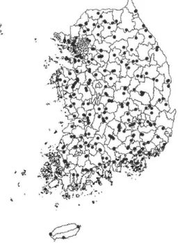 Fig. 1. Survey sites (290 sites) of diving beetles in open  plain and terraced valley paddy field located in 138 cities  or counties of South Korea.