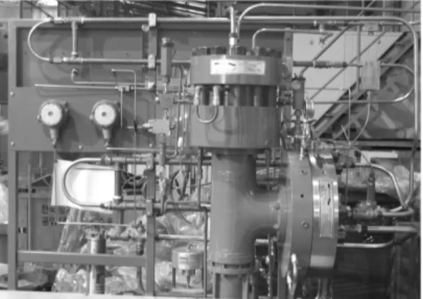 Fig. 1 Main components of diaphragm compressor. Fig. 2 Commercial hydrogen compressor.되어가는  환경규제와  높아져가는  석유  가격으로  인해  대체연료를  이용한  친환경  자동차에  대한  연구의 필요성이  대두되고  있다
