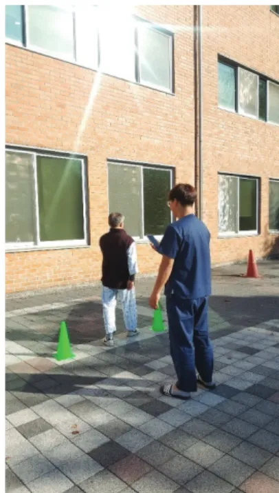 Fig. 3. Figure 8 walking test in outdoor.