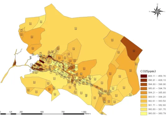 그림  5.  필지별  이산화탄소  배출량에  대한  Choropleth  지도     색조가  진할수록  온실가스  농도가  높은  등급을  나타내고,  옅은색으로  갈수록  농도가  낮은      등급을  의미(지도  내에서  문자는  지목  코드를  의미)  러지고  표준편차가  커서(대지：9.18,  도로：6.25)  주 변여건에  따라  온실가스  농도가  두드러지게  달라지 는  것이  확인된다