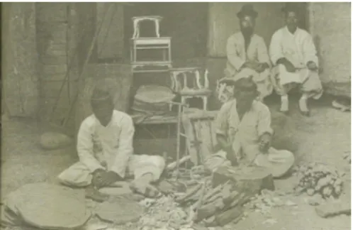 Fig. 2. Master craftsman to make small portable  dining table - Seomundang (1986).