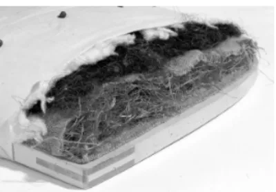 Fig. 11. Choice of natural materials for Länstol (Nor-  regavel). 의  가구는 주로  자작나무,  오크,  너도밤나무 등의  경질 목재로 제작되는데,  표면은 별도의 가공처리 를  하지  않고  그대로  마감하거나  인공적인  표면  처리를 최소화하기 위해 천연 비누를 이용한 마감 이나  에그  템페라(egg tempera)를  통한  마감기법 을 사용한다