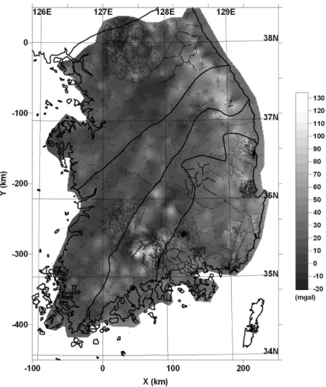 Fig. 3. Free-air anomaly map: Dots show gravity data distribution and thick lines tectonic zoning.을 수행하여 관측중력을 계산하였다