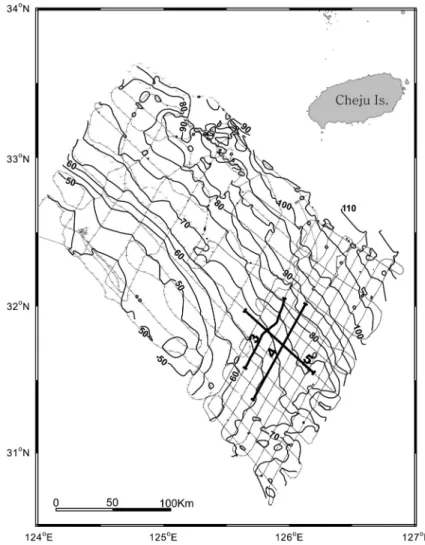 Fig. 2.  Map showing ship's tracklines with bathymetry of the study area. Heavy lines with numbers indicate the location of seismic profiles shown in the figures