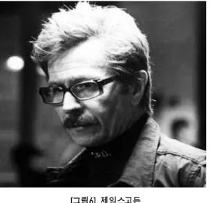 그림 제임스고든   [ 6]  백한  공직자이다 그러나 그는  국가기관에  속해  있. ,  지  않은  배트맨에게  의지하며  때론  조력자적인  모습 을  보이기까지  한다 대부분  제임스고든은  경찰  제복 