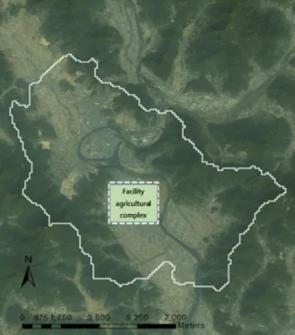 Fig. 1. Location of the surface and subsurface integrated model area (solid line) and the facility agricultural complex (dotted line).