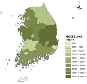 그림 4. 광역지자체 온실가스 배출량(2006, 단위 : 톤 CO 2 eq) 4. 결론 본 연구는 지자체별 온실가스 배출량을 산정한 결과로 철도노선 결절점인 충남 천안(경부선-호남선),  대전 대덕구(경부선-장항선) 보다는 열차 수송량이 많은 간선철도 경부선 축을 중심으로 기초지자체의  온실가스 배출량이 많이 나타나는 것으로 확인하였다