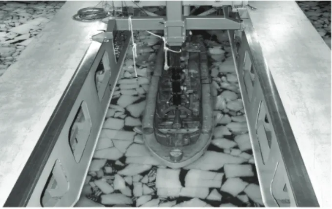 Fig. 6은 평탄빙(Level ice) 실험 모습을 보여주고 있다. Fig. 