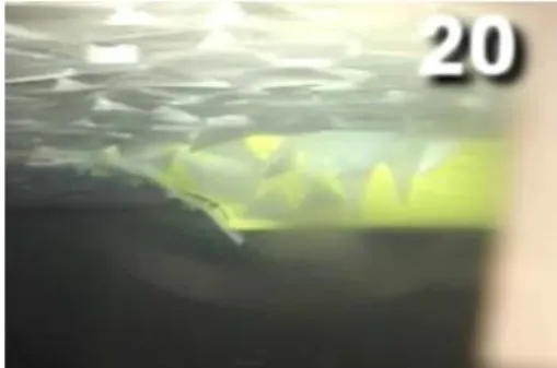 Fig.  12  Under  water  view  of  resistance  test  with  pack  ice  (0.4m/s,  90%,     )