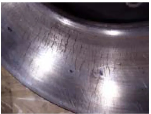 Fig.  1  Thermal  fatigue  cracks  on  disk  surface                  