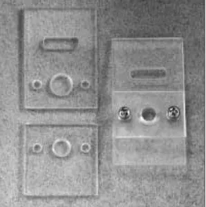 Fig. 1과 같이 3mm 두께의 acrylic plate로 jig를 제 작하여 시편에 일정한 면적으로 레진시멘트가 적용 되고, 도재와 레진시멘트의 계면에 평행하게 전단하 중이 가해지도록 하였다.