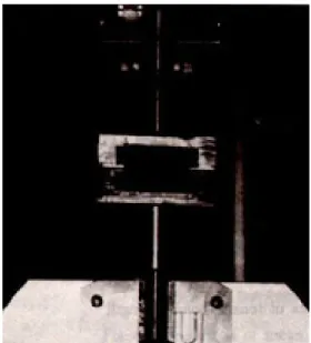 Fig. 2. Special mold to align the specimen