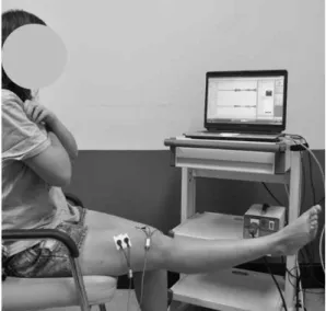 Fig  2.  EMG  biofeedback  training 등척성  수의수축을  평가하였다.  세  번의  시기에서 기록된 값 중에서 가장 높은 평균값을 해당 근육의 최대 수의수축 값으로 결정하였다(Fig  1)
