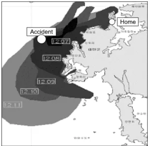 Figure 1. Maps of the oil spill area including patient’s resi- resi-dence  (adapted  and  modified  from  Ministry  of   Environ-ment)