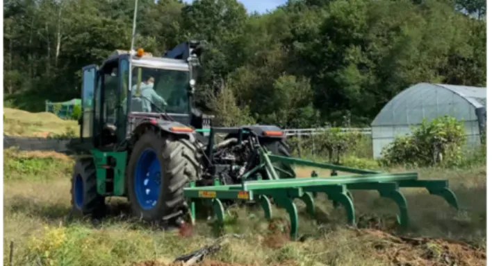 Fig. 2 Transmission  system  of  multi-purpose  agricultural  implement  machinery 