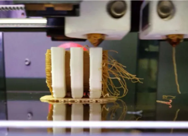 Fig. 1 Oozing filament(right) and a model disturbed by oozing filament(center) while printing using Replicator2X of Makerbot 