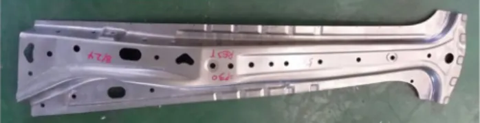 Table  7  Maximum  amounts  of  the  springback  of  the  prototype at 4 sections Section Springback  Simulation Prototype 1 0.161 mm 0.327 mm 2 - 0.517 mm -0.471 mm 3 0.114 mm 0.005 mm 4 0.147 mm 0.098 mm 4.2 센터필러 시제품 제작 유한요소해석을 통해 도출한 센터필러의 스탬핑 공정변수값(블랭크
