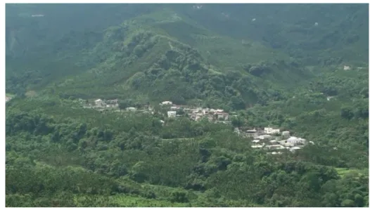 圖 2- 4 遠眺蟾蜍嶺 