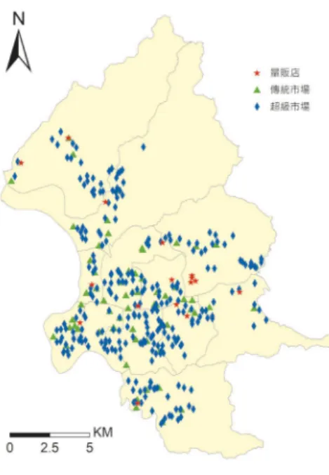 圖 4  臺北市生鮮食物商店點位地圖  （三）統計方法 生鮮食物可及性指數是用來避免同個環境中不同群體之間的差距被忽視，特別以人口年齡結構加 權發展出來的公式，可以了解在每個最小統計區中的居民，有多少比例的人吃得到生鮮食物，如公式 (1)  所示。本研究僅將老年人口的閾值設定較低，未來研究可依對象不同納入更多弱勢群體，例如： 殘疾人士、病人等。本研究之人口與家戶資料時間為 2017 年。           