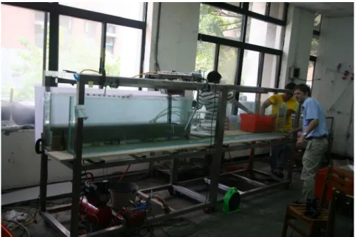 Figure 3. Laboratory tank used for the study of underwater jet trenching flows. 