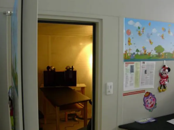 Figure 2. The infant turned to the visual reinforer when heard the background speech sound  changed to the target speech sound