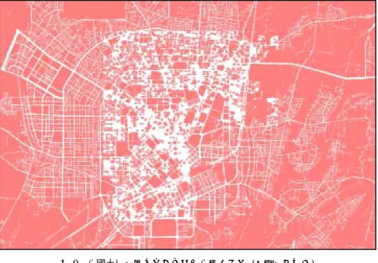圖 9  《國土》中資料簡化程度不一致之情形  (以臺中市為例)  (四)  符號化之影響  傳統地形圖常將一些土地類別編碼成線符號或點符號，而《農航》與《國土》則以區塊紀錄所有 土地利用類別。從表 3 當中便可發現這種差異。4 套傳統地形圖皆以線條呈現道路、堤防與溝渠，但 這些資料在《農航》與《國土》中都是獨立的區塊。此外， 《國土》中的文教設施、醫療設施、公用設 施等等區塊，在傳統地形圖中僅是建地裡的點符號而已。  此種差異，使地圖資料在套疊時產生問題，其中尤以道路地最難處理。研究者使用傳統地形圖時， 