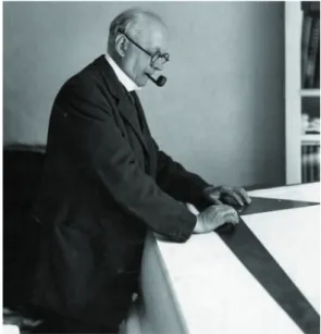 Figure 1. Edwin Lutyens, Britain’s unofﬁcial ‘Architect  Laureate’.  Lutyens’  status  at  the  top  of  the  British  architectural profession in the early-twentieth century  meant his inﬂuence was frequently felt throughout the  British Empire.